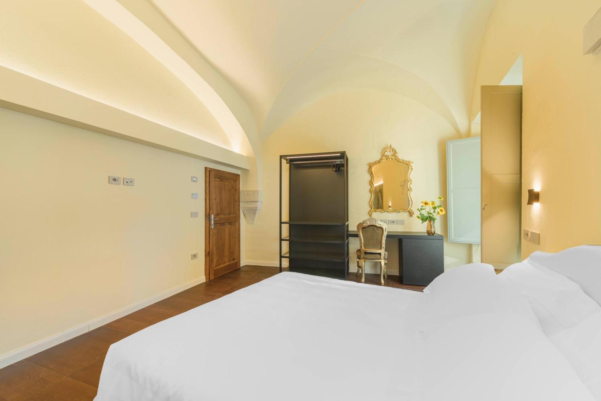 Palazzo Patrizi Suites & Spa Сиена Экстерьер фото