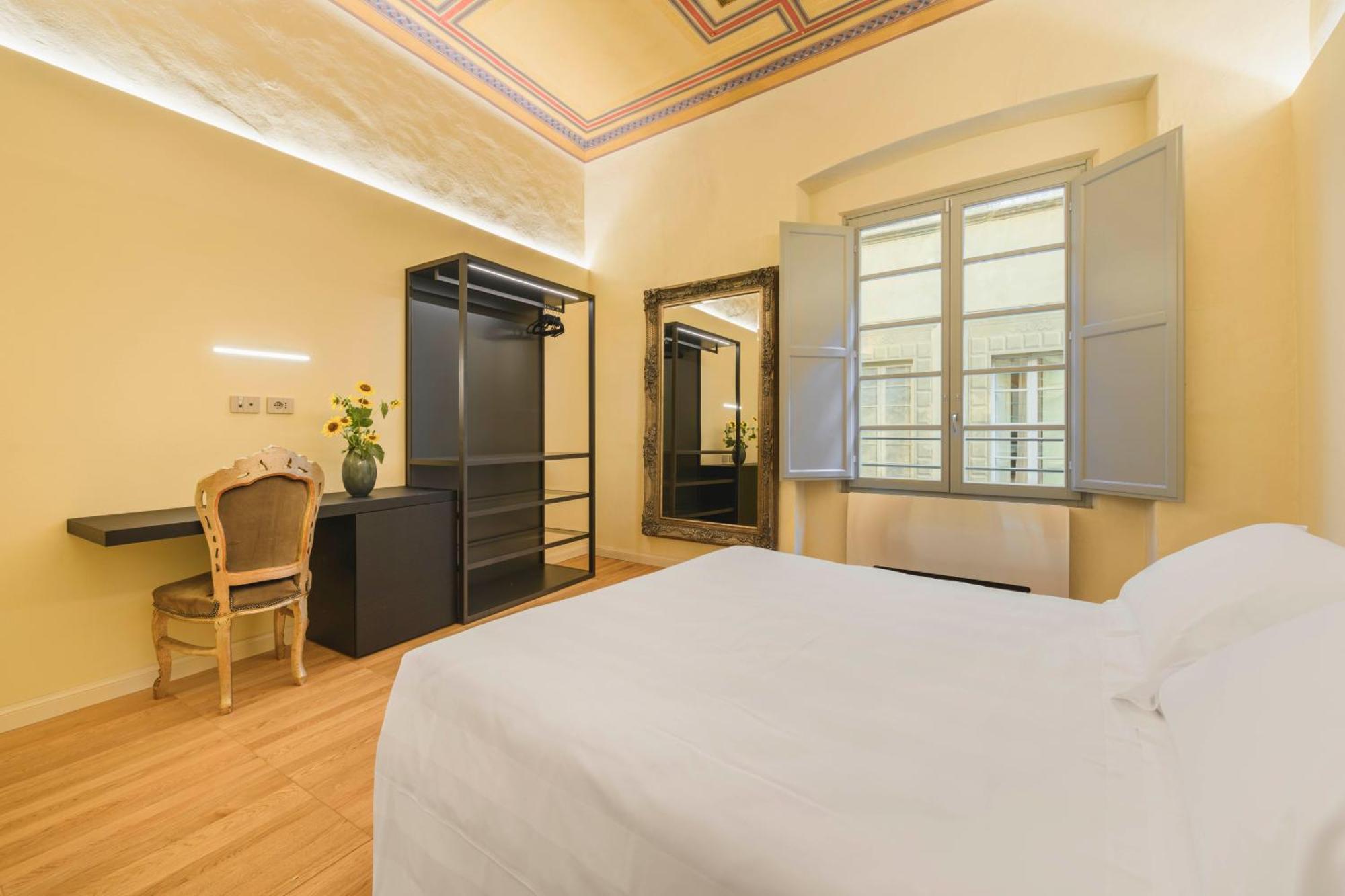 Palazzo Patrizi Suites & Spa Сиена Экстерьер фото